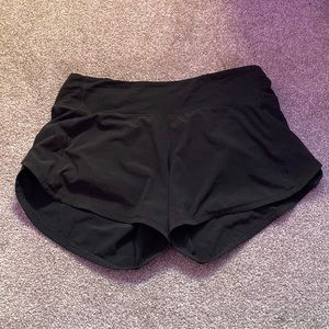 black lululemon shorts